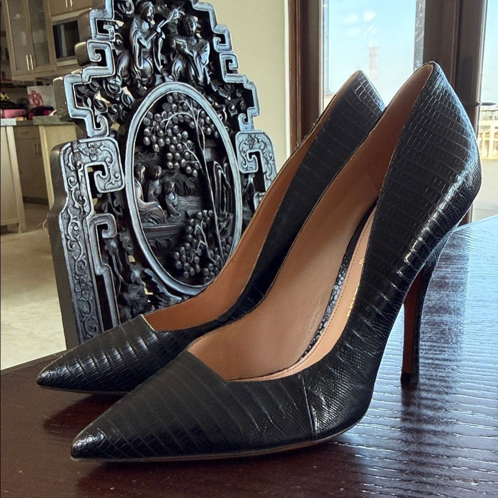 Chic Black Croc-Embossed Heels